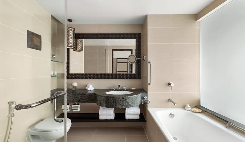 Shangri-La’s Tanjung Aru Resort & Spa-Kinabalu Sea View King Bathroom_3601